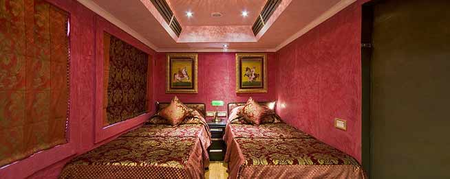 Maharaja Express, Travel on Luxury Trains of India